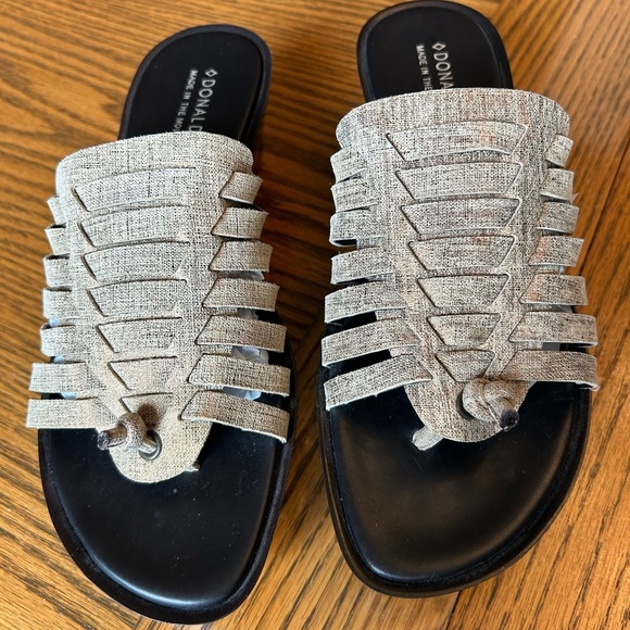 Donald J. Pliner Shoes - Donald J. Pliner Women's Black and Cream Sandals Size 8